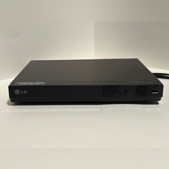LG DVD Player with Remote - Picture 3 of 12